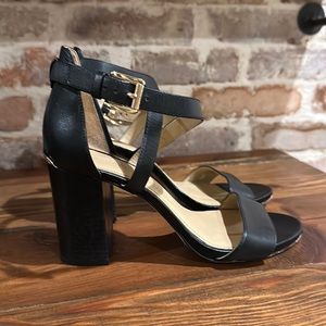 Michael Kors chunky black heels sz 7 shoe